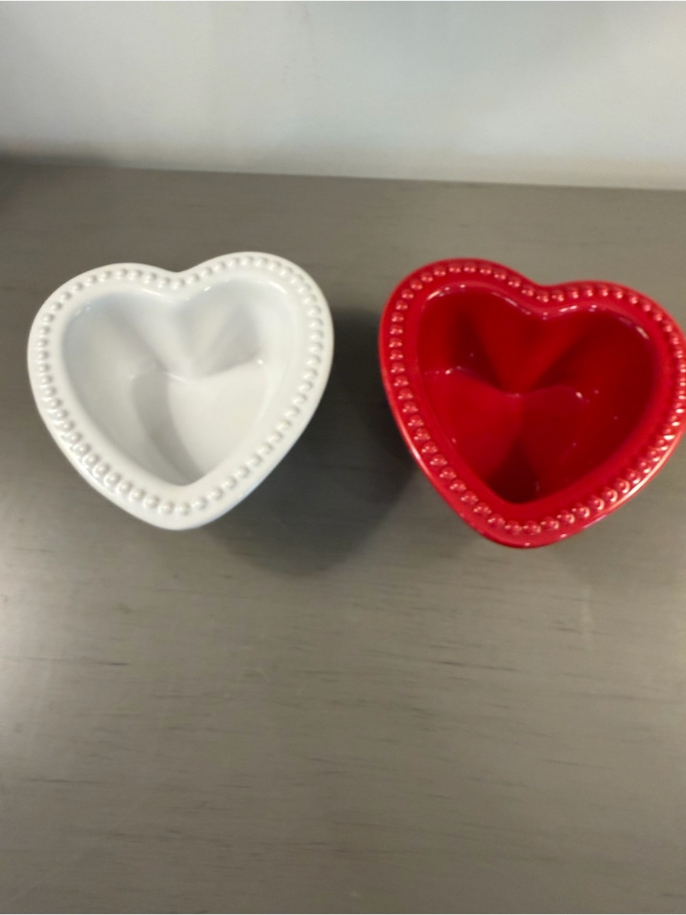 CHANTAL Valentine Heart Ramekins Set Of 2 Baking Candy Mahjong Dice Dish Gift